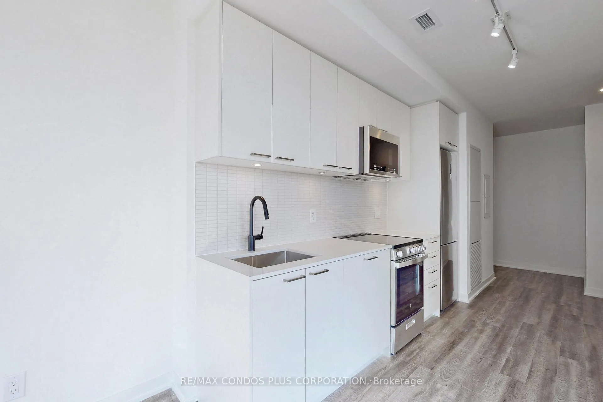 Photo 11 of Unit 706, 1808 St Clair Avenue W, Toronto, Weston-Pellam Park — HOMEH