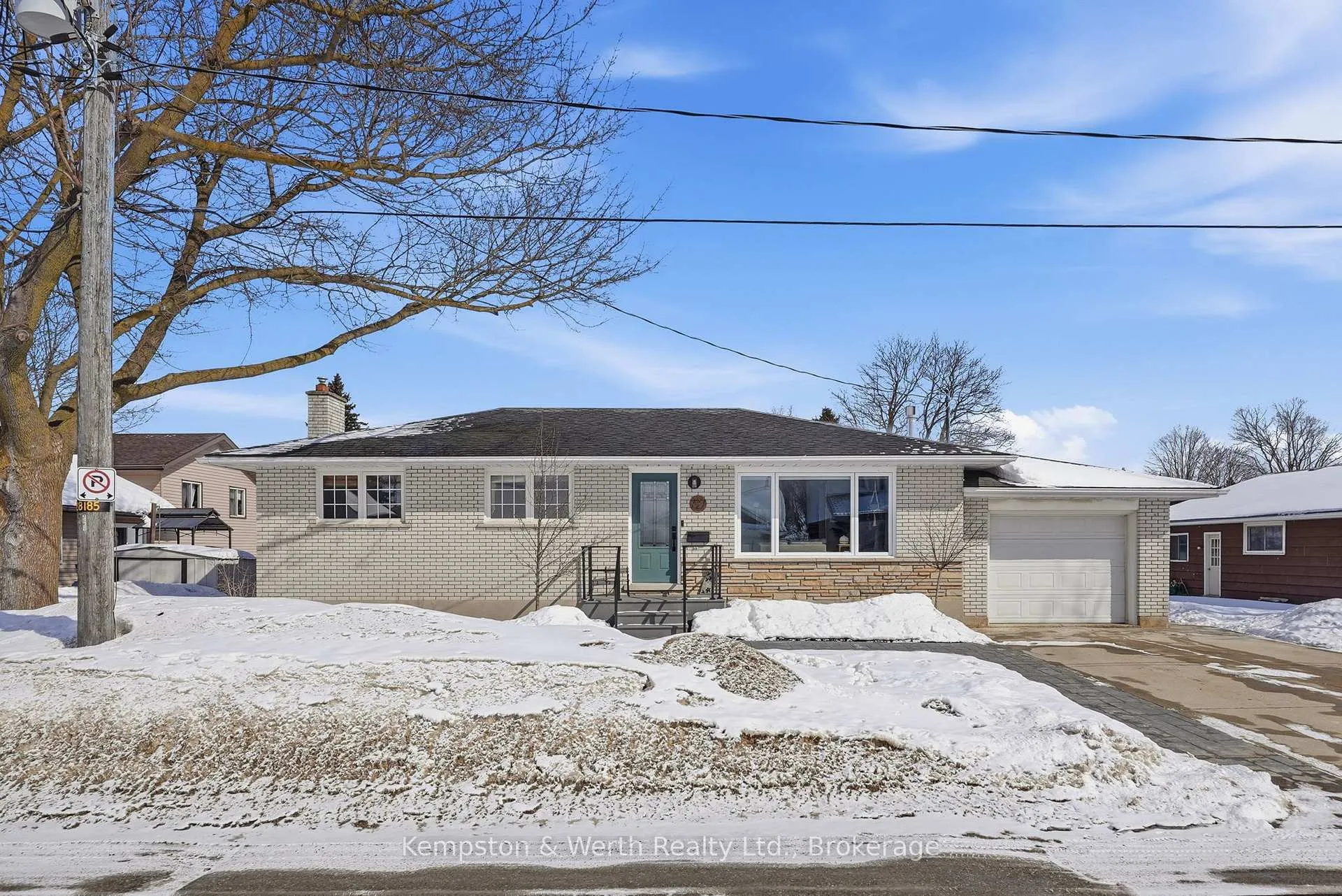 Photo 2 of 727 Palace Street E, North Perth, Listowel — HOMEH