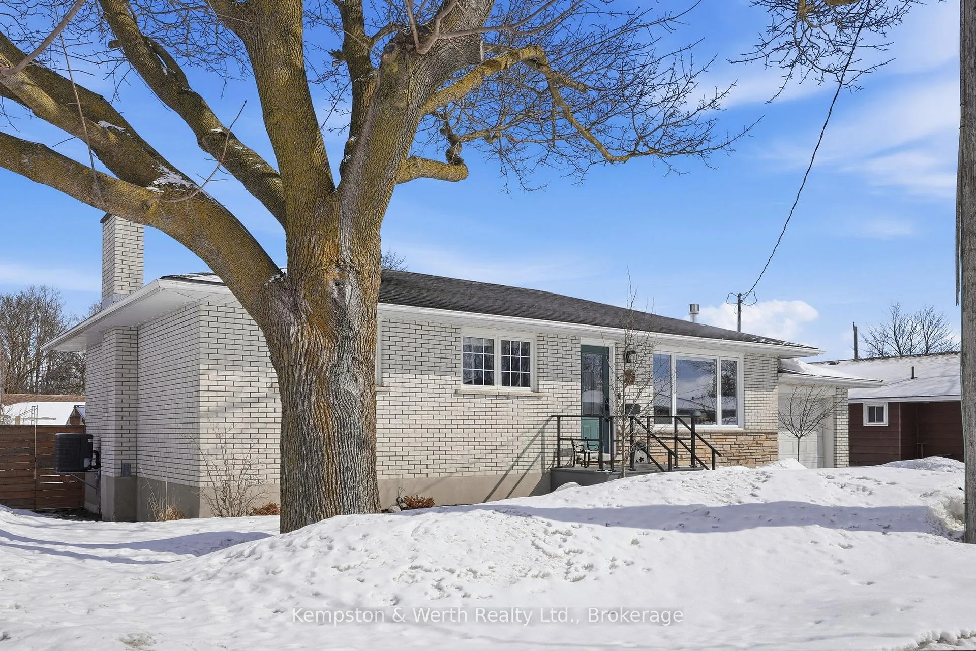 Photo 3 of 727 Palace Street E, North Perth, Listowel — HOMEH