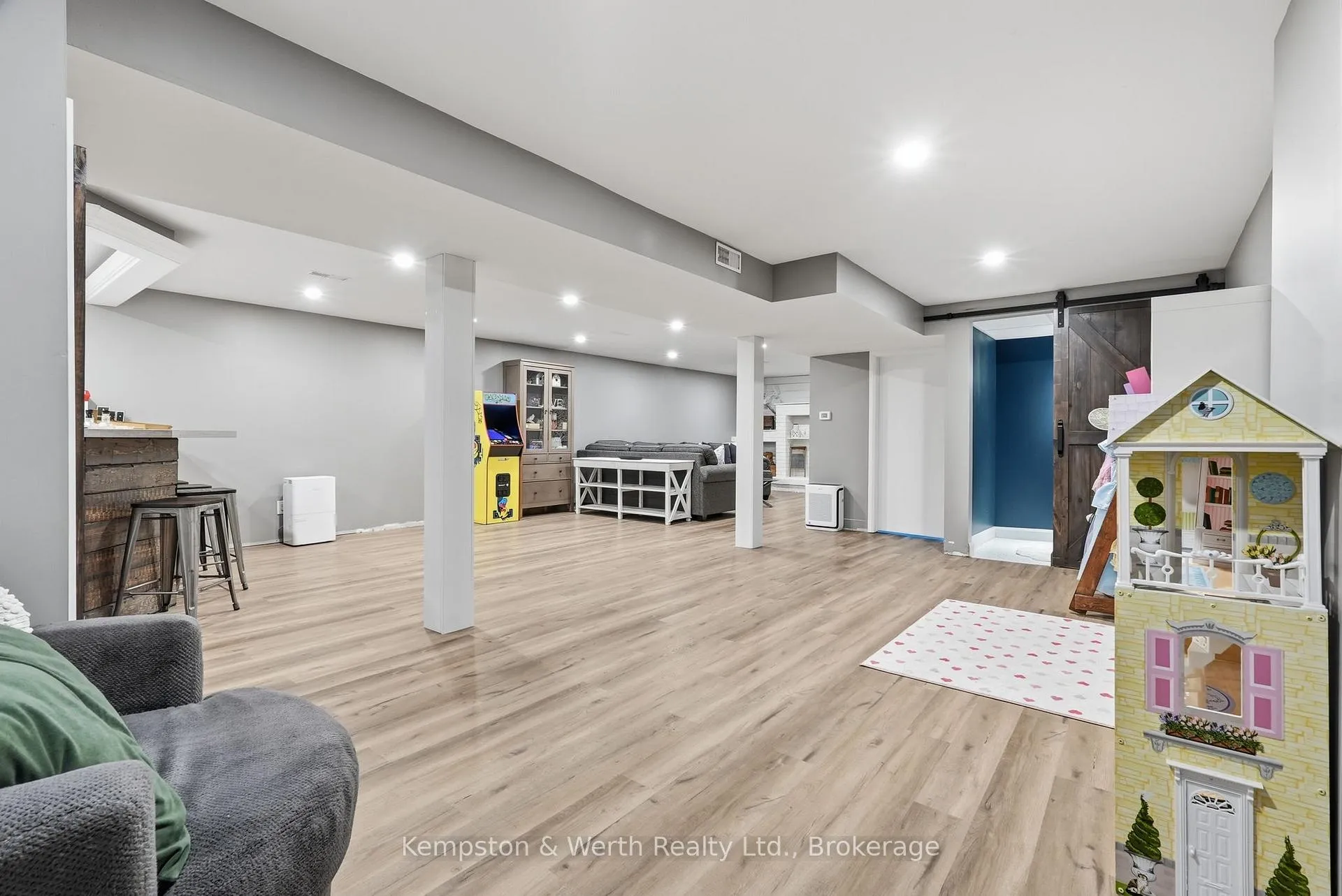 Photo 25 of 727 Palace Street E, North Perth, Listowel — HOMEH