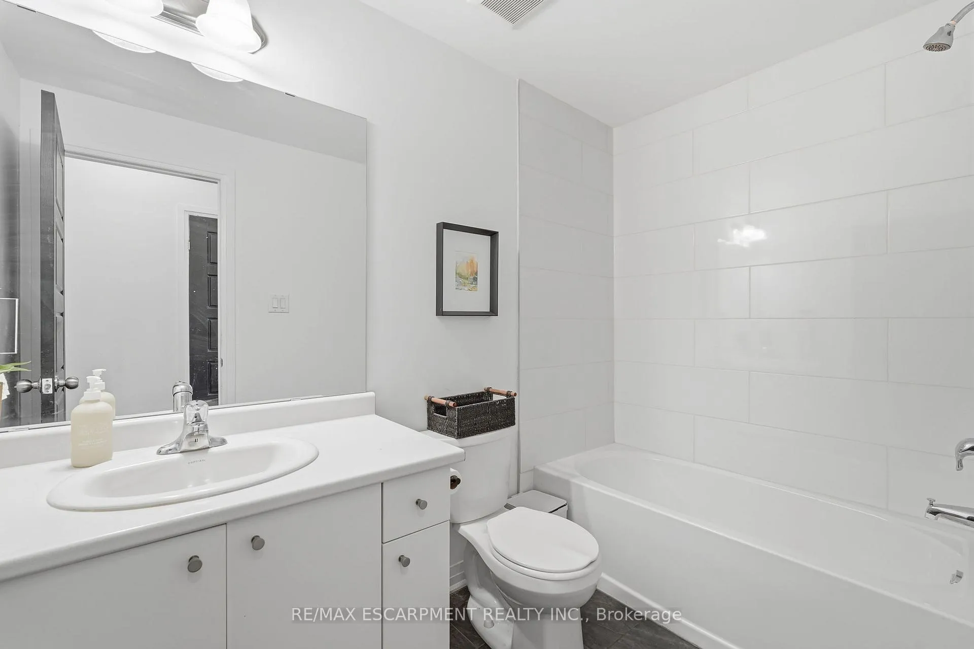 Photo 15 of Unit 104, 12 Blanshard Street, Hamilton, Kirkendall — HOMEH