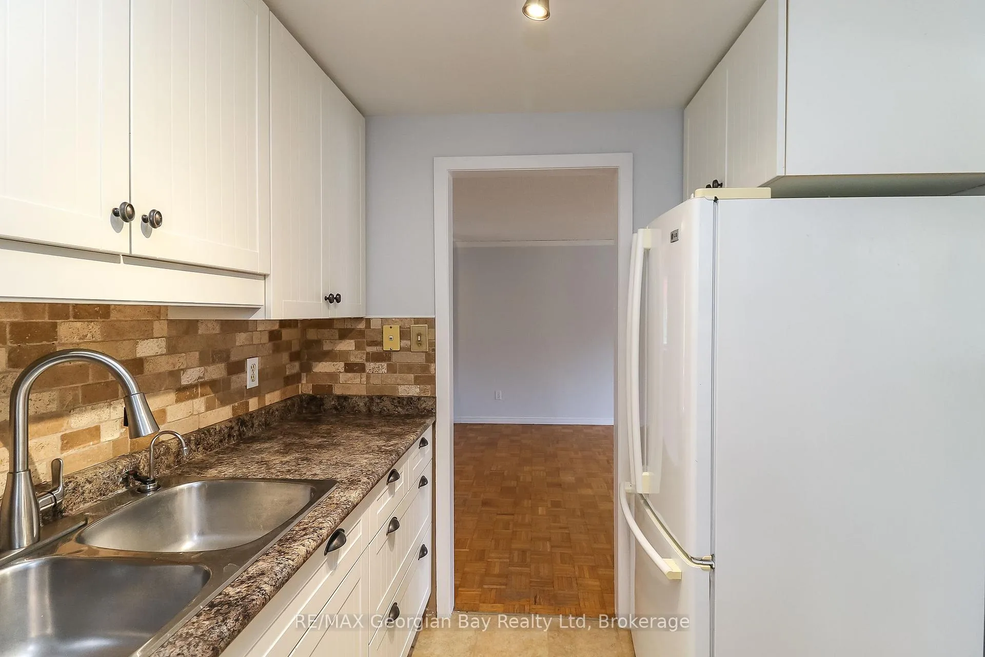 Photo 16 of 771 Birchwood Drive, Midland — HOMEH