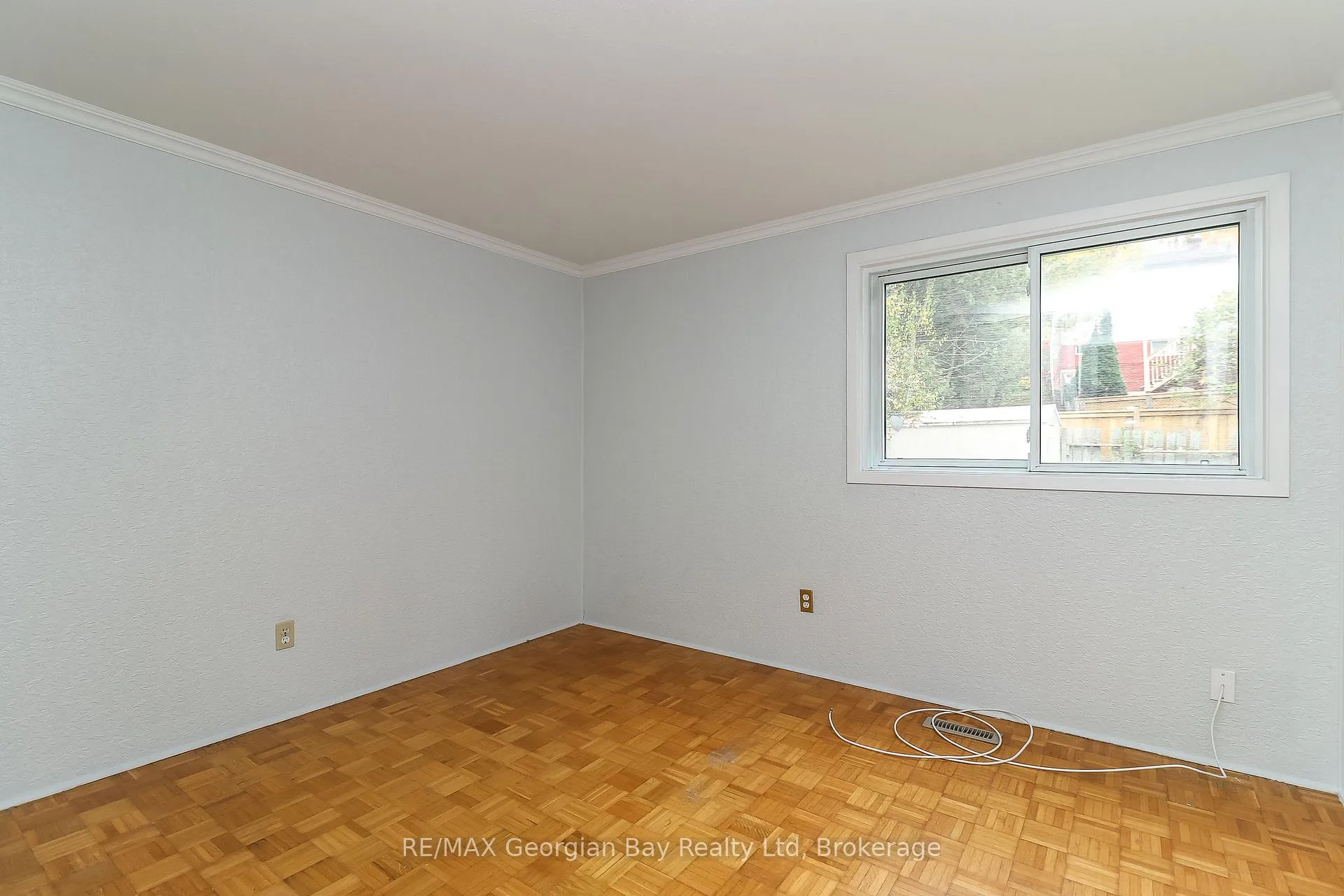 Photo 20 of 771 Birchwood Drive, Midland — HOMEH