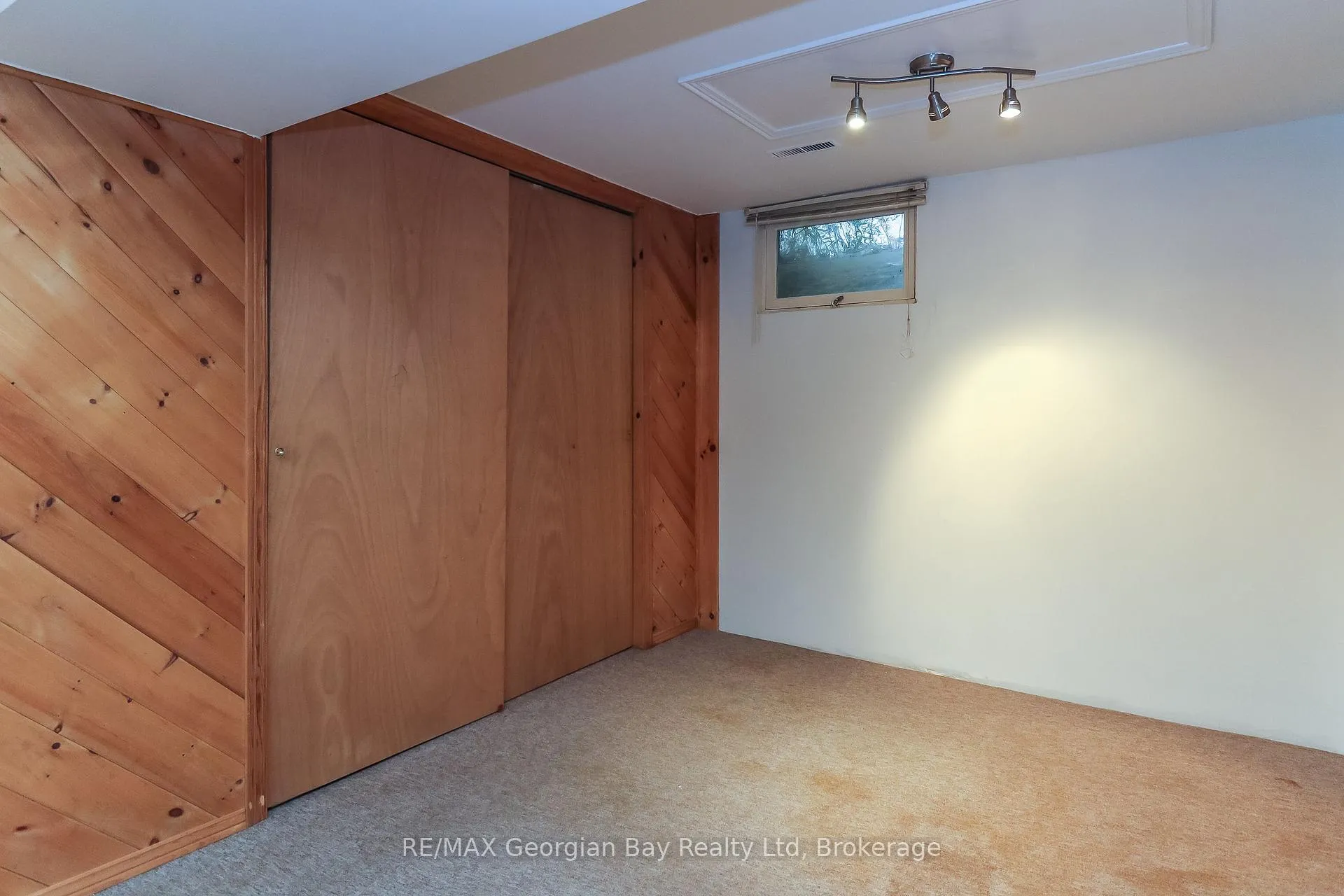 Photo 32 of 771 Birchwood Drive, Midland — HOMEH