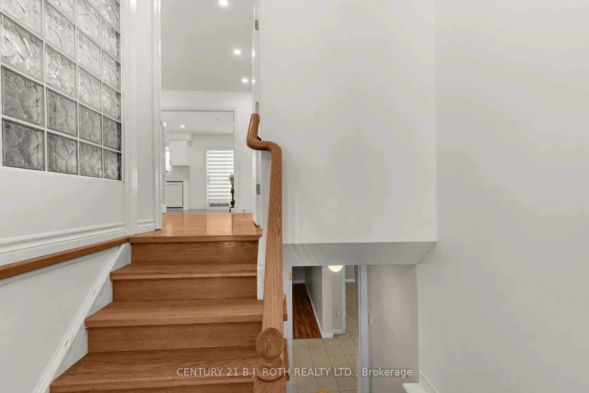 Photo 3 of 148 Marsellus Drive, Barrie, Holly — HOMEH