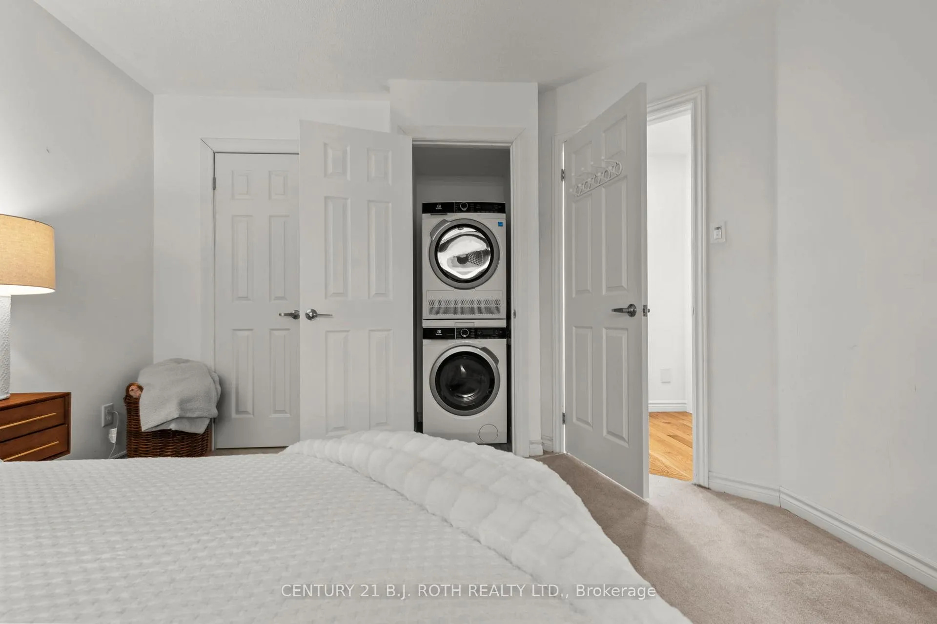 Photo 12 of 148 Marsellus Drive, Barrie, Holly — HOMEH