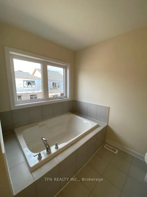 Photo 10 of 22 Downriver Drive, Welland, Dain City — HOMEH