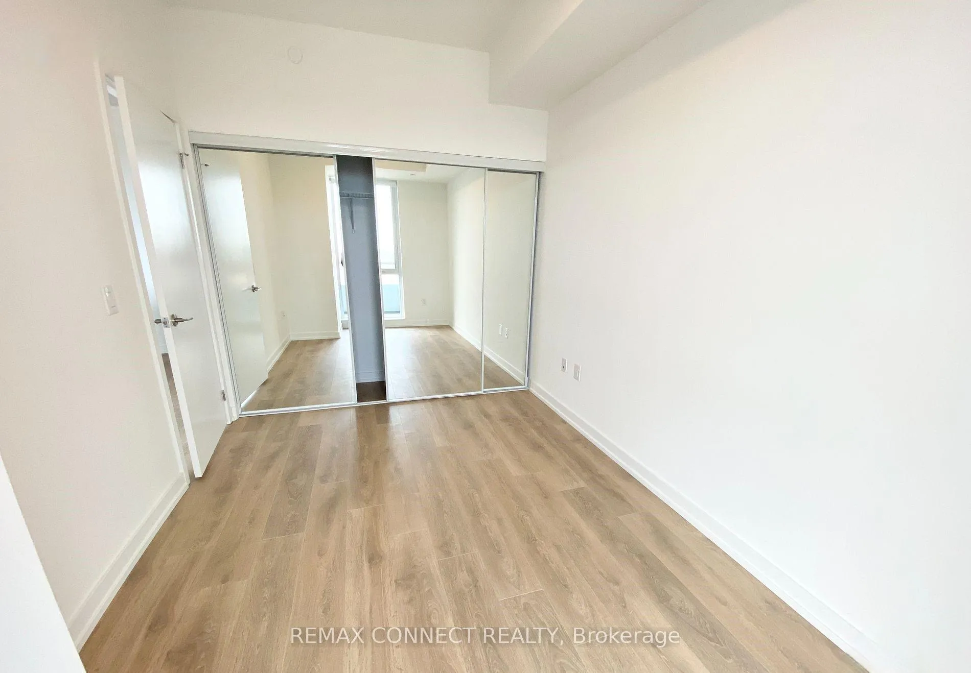 Photo 6 of Unit 2301, 225 Sumach Street, Toronto, Regent Park — HOMEH