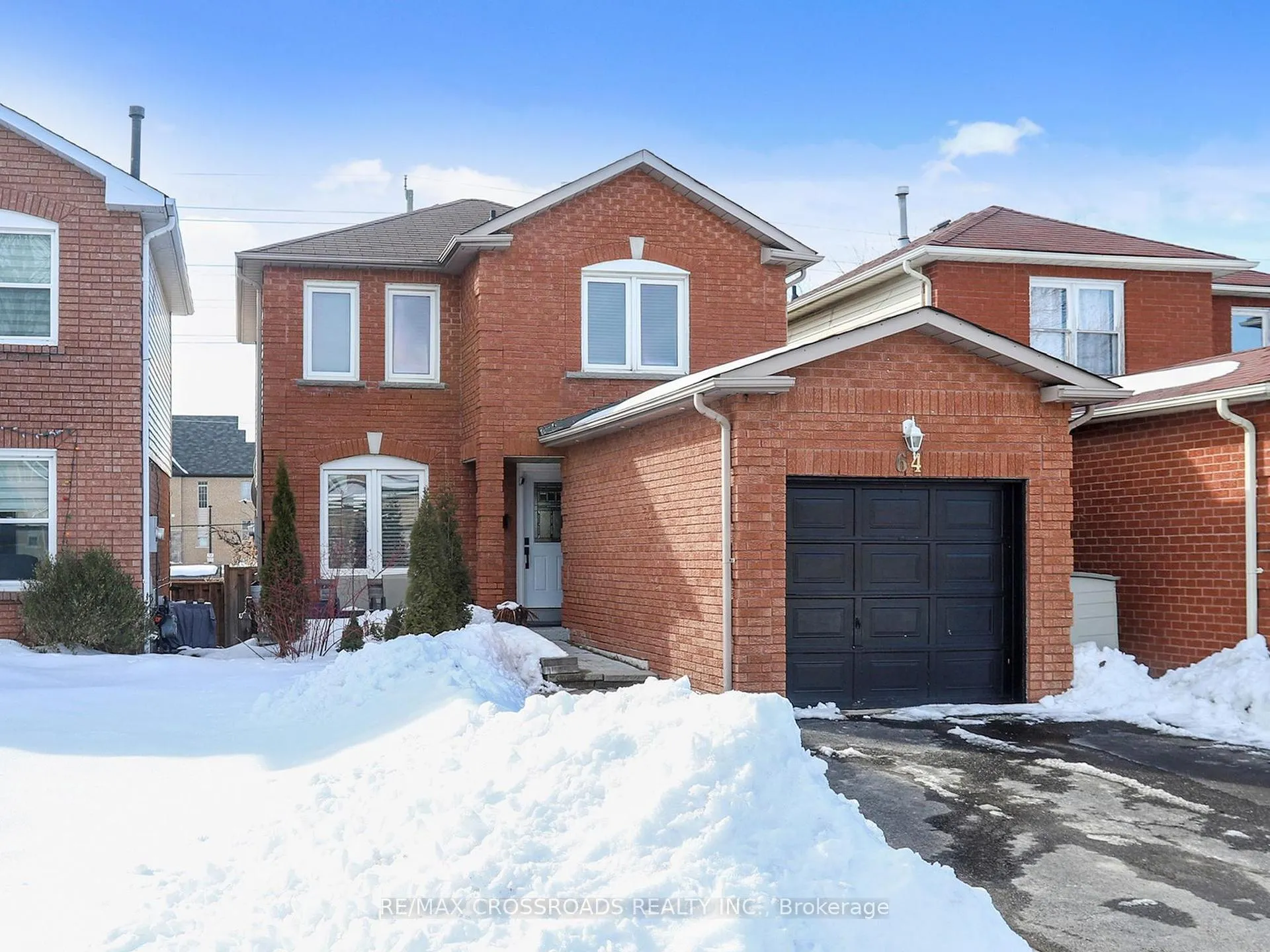 Photo 2 of 64 Sable Crescent, Whitby, Rolling Acres — HOMEH