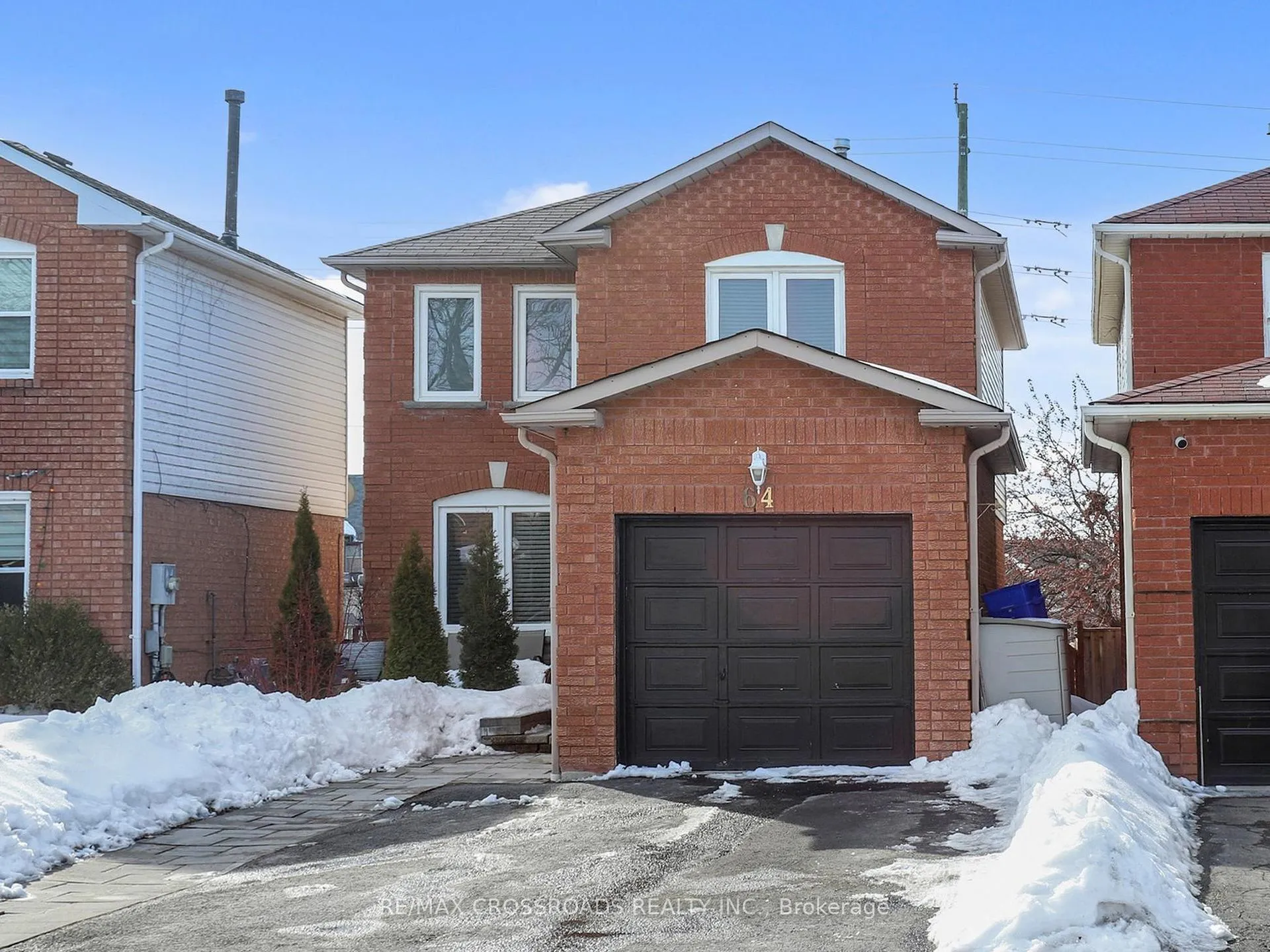 Photo 3 of 64 Sable Crescent, Whitby, Rolling Acres — HOMEH