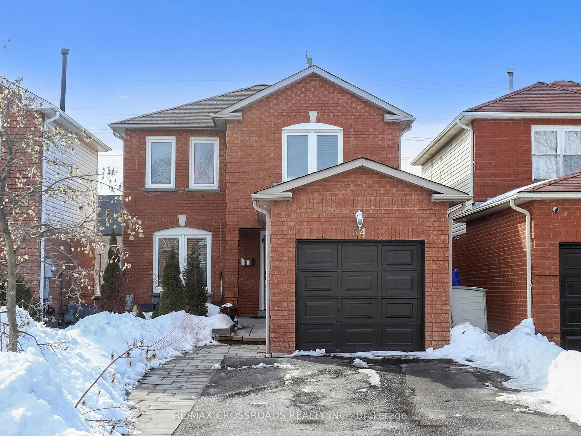 Photo 4 of 64 Sable Crescent, Whitby, Rolling Acres — HOMEH