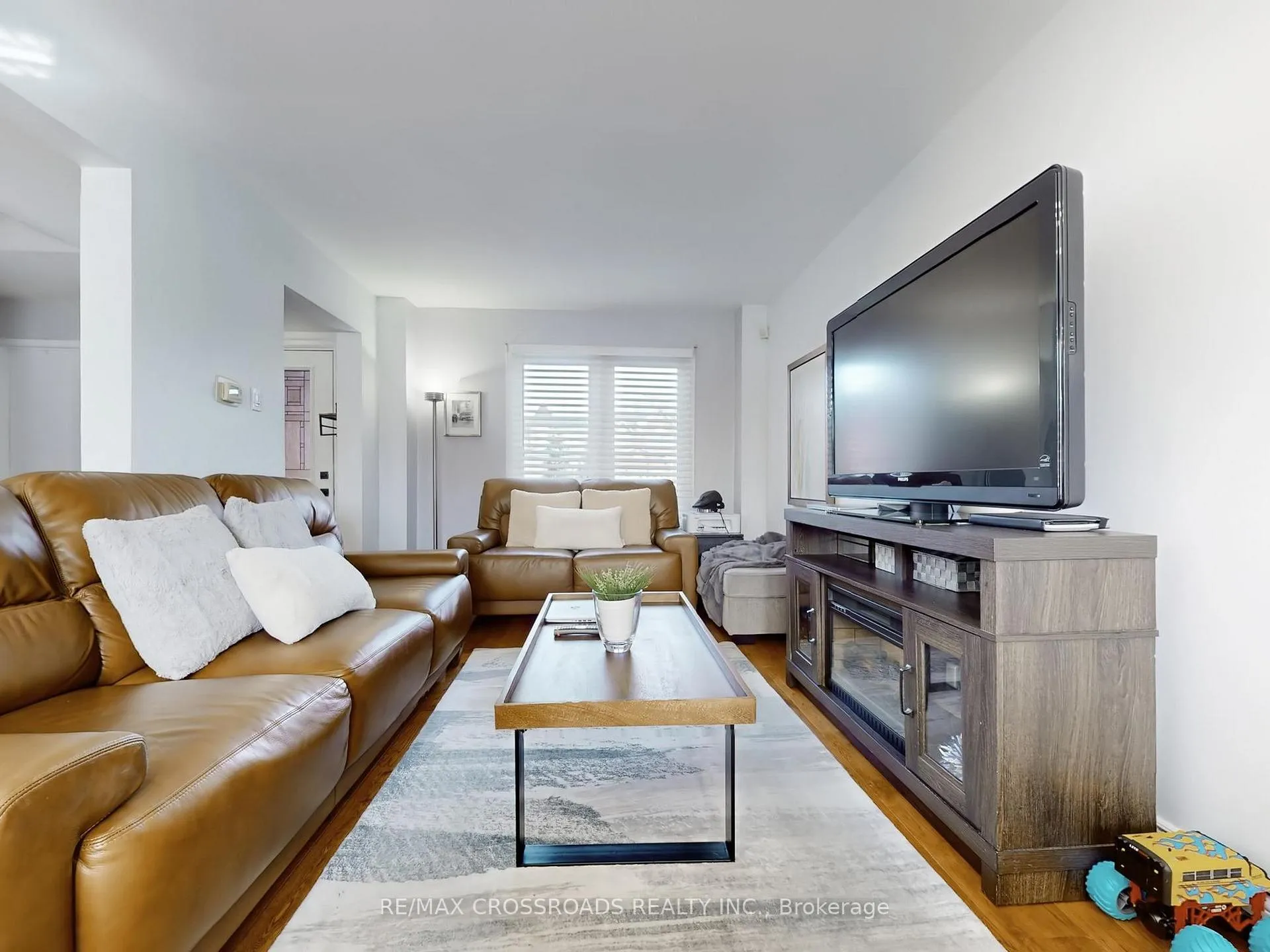 Photo 7 of 64 Sable Crescent, Whitby, Rolling Acres — HOMEH