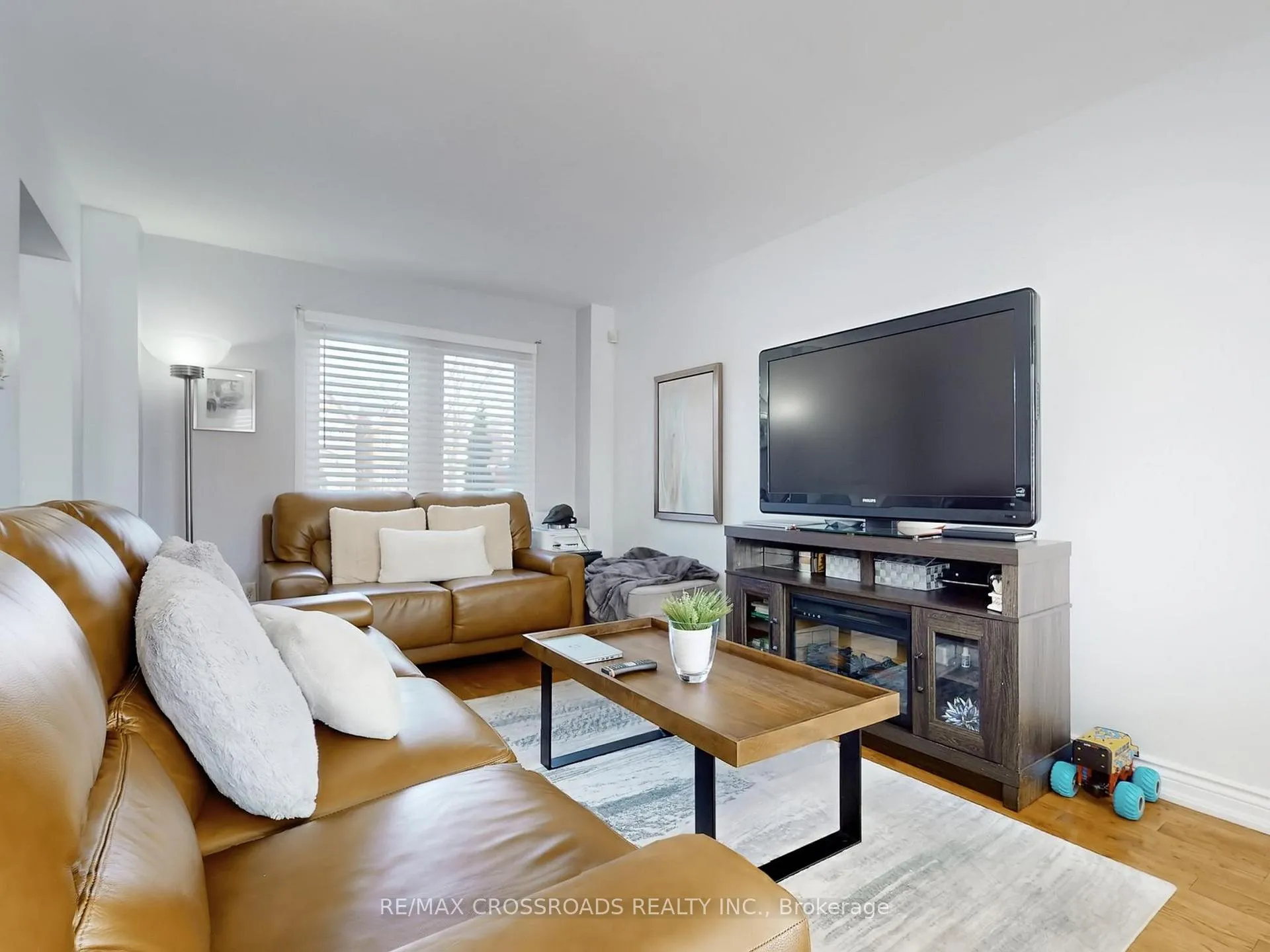 Photo 9 of 64 Sable Crescent, Whitby, Rolling Acres — HOMEH