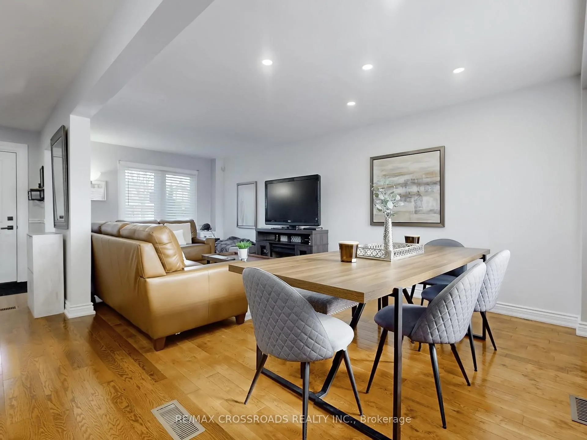 Photo 13 of 64 Sable Crescent, Whitby, Rolling Acres — HOMEH