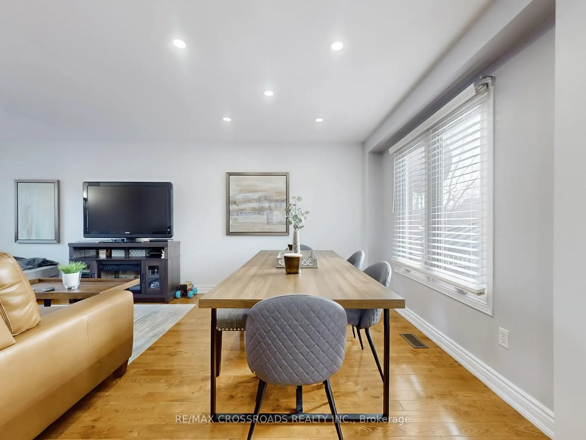 Photo 14 of 64 Sable Crescent, Whitby, Rolling Acres — HOMEH