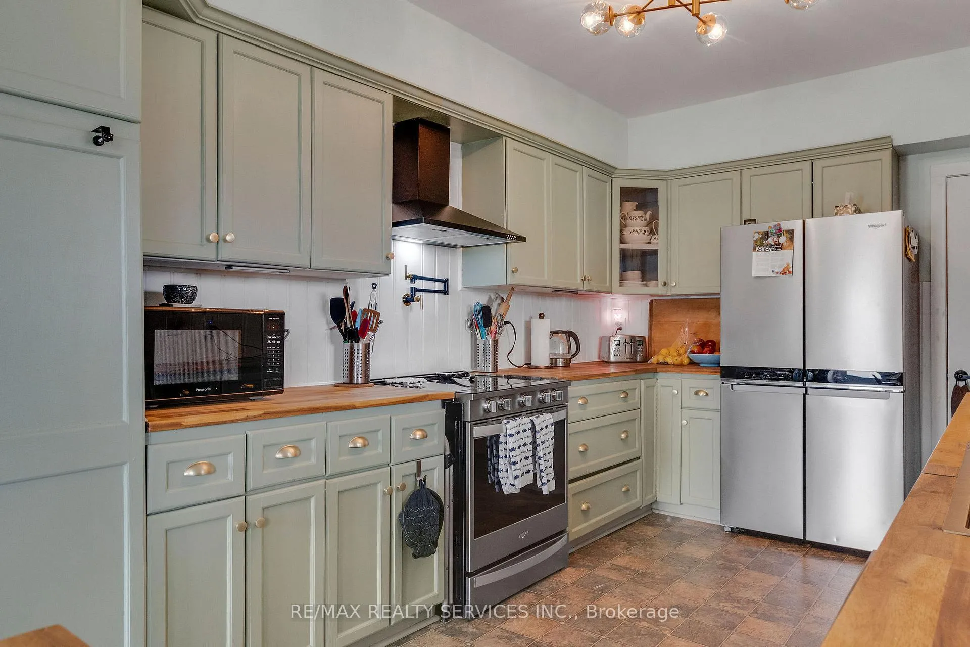 Photo 11 of 939 Beach Boulevard, Hamilton, Hamilton Beach — HOMEH