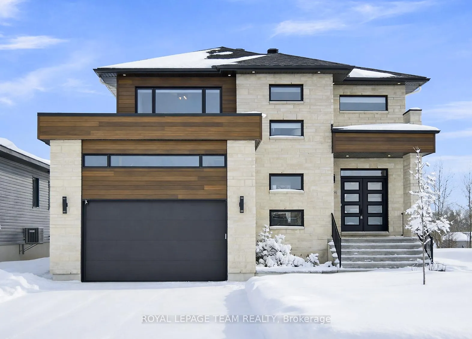 Front of 504 Barrage Street
