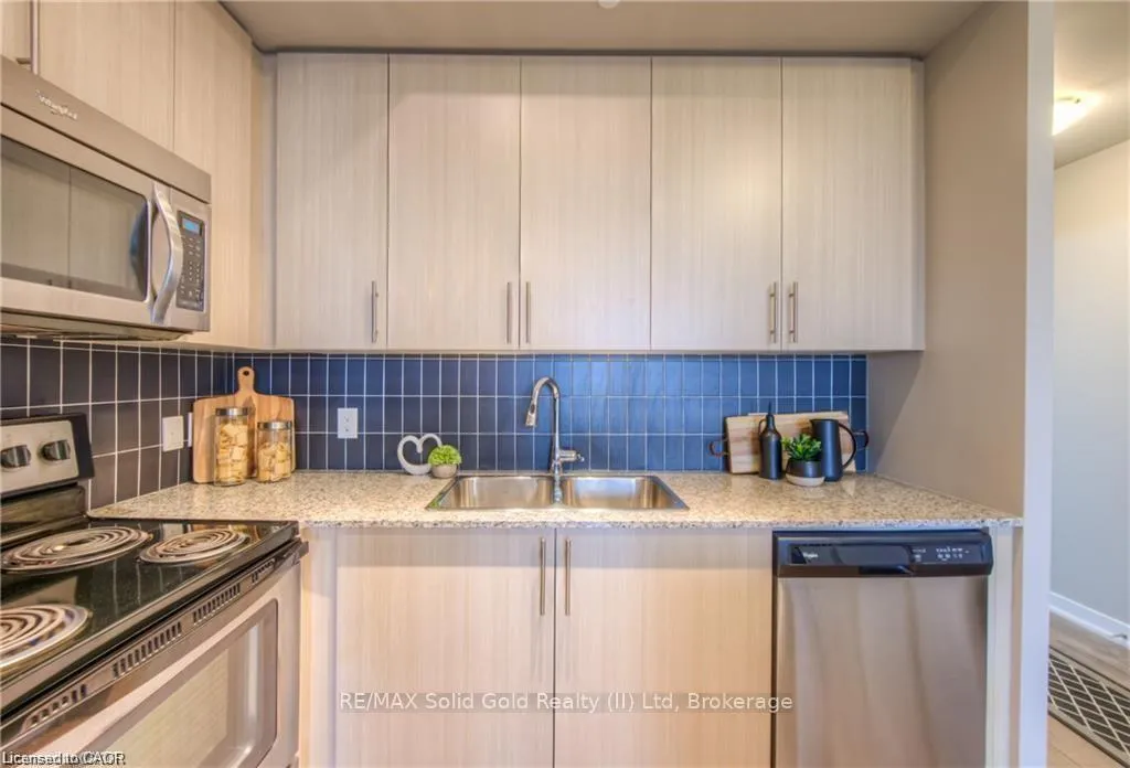 Photo 8 of Unit 703, 85 Duke Street W, Kitchener, City Commercial Core — HOMEH