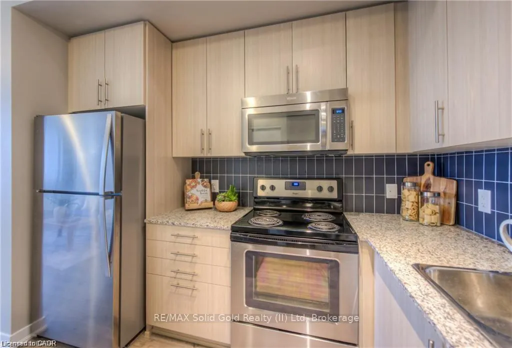 Photo 16 of Unit 703, 85 Duke Street W, Kitchener, City Commercial Core — HOMEH