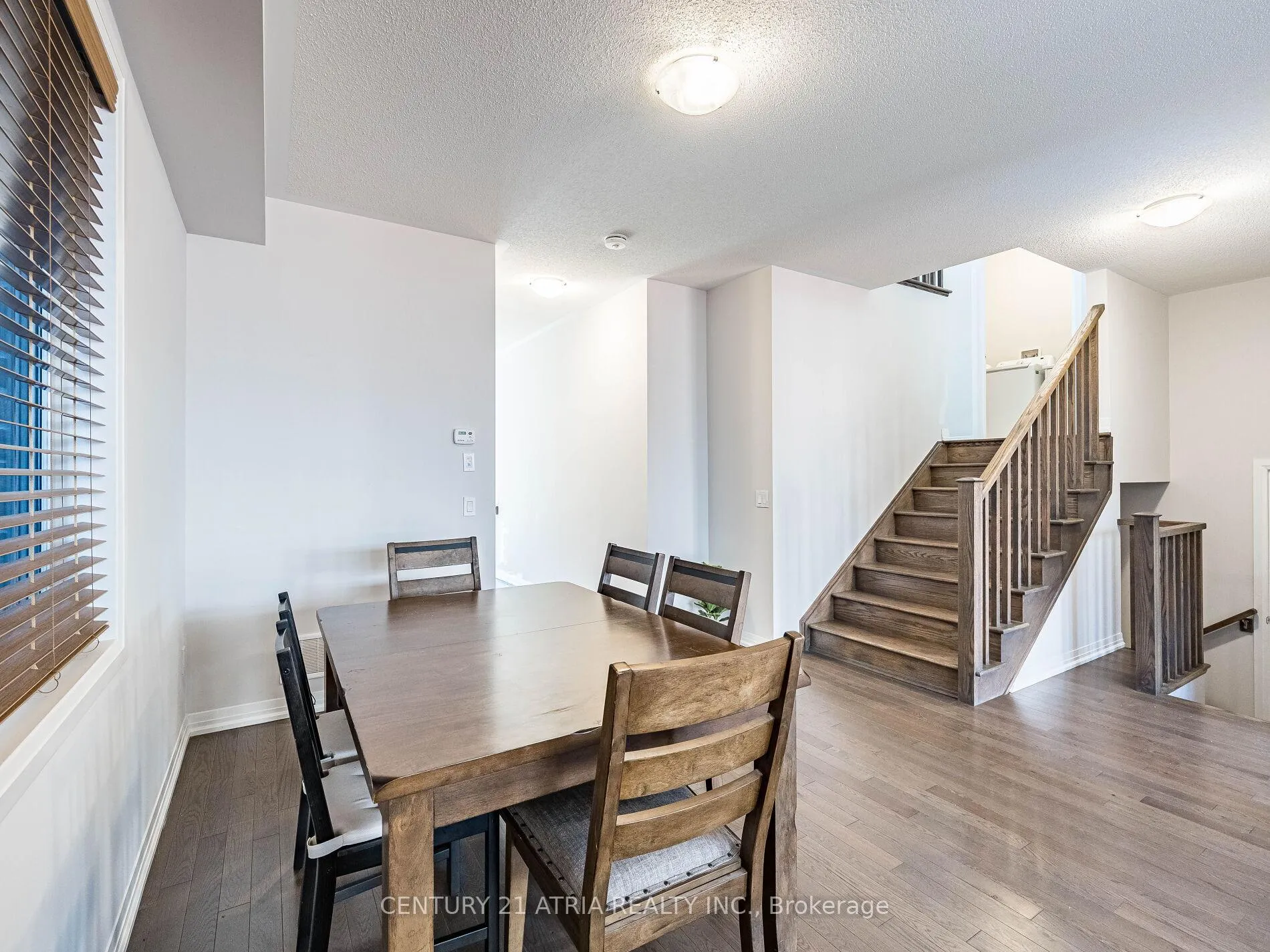 Photo 8 of 60 Yale Drive, Hamilton, Mount Hope — HOMEH
