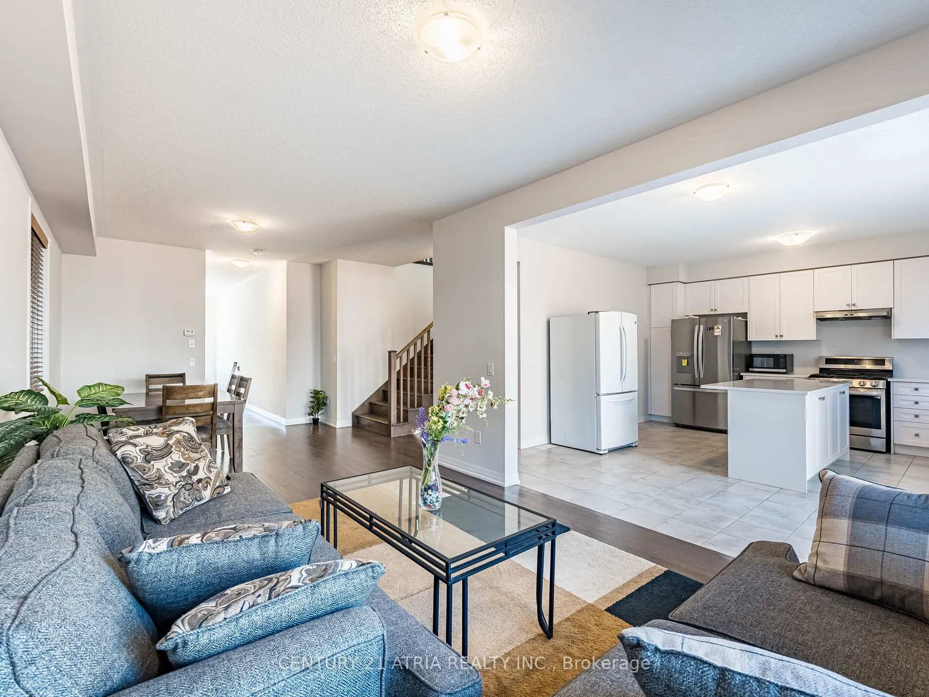 Photo 11 of 60 Yale Drive, Hamilton, Mount Hope — HOMEH