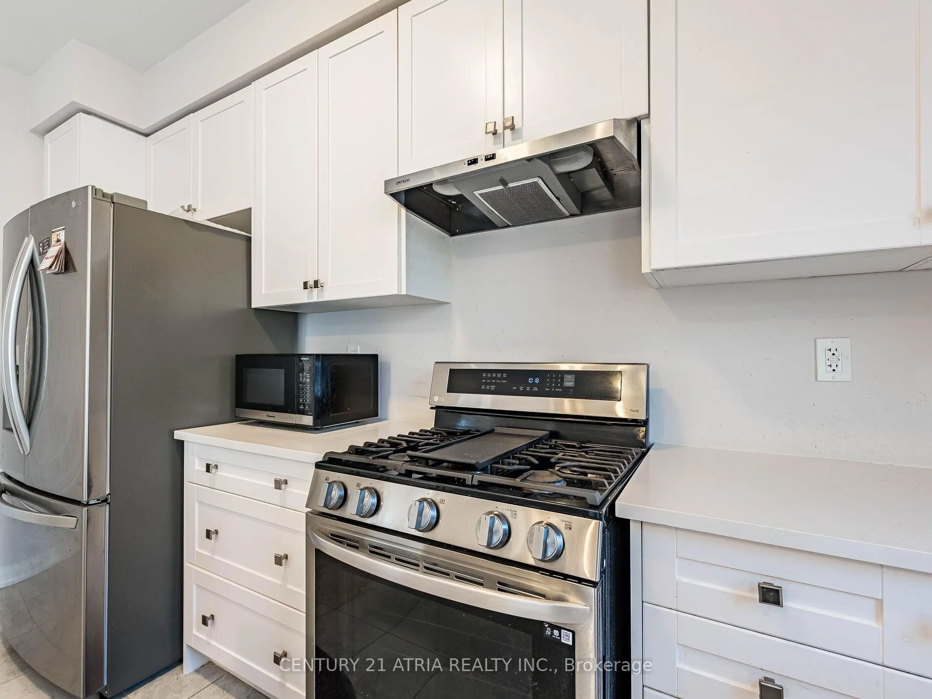 Photo 14 of 60 Yale Drive, Hamilton, Mount Hope — HOMEH