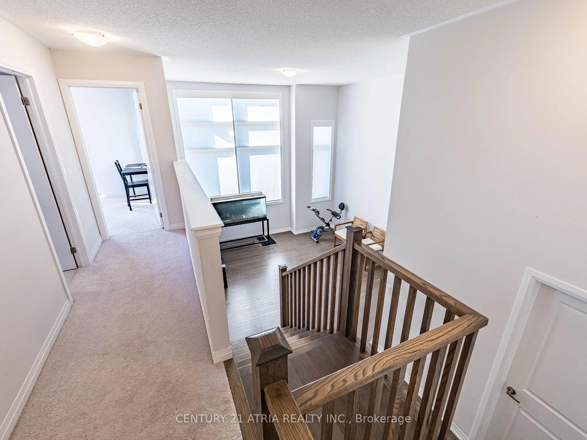 Photo 16 of 60 Yale Drive, Hamilton, Mount Hope — HOMEH