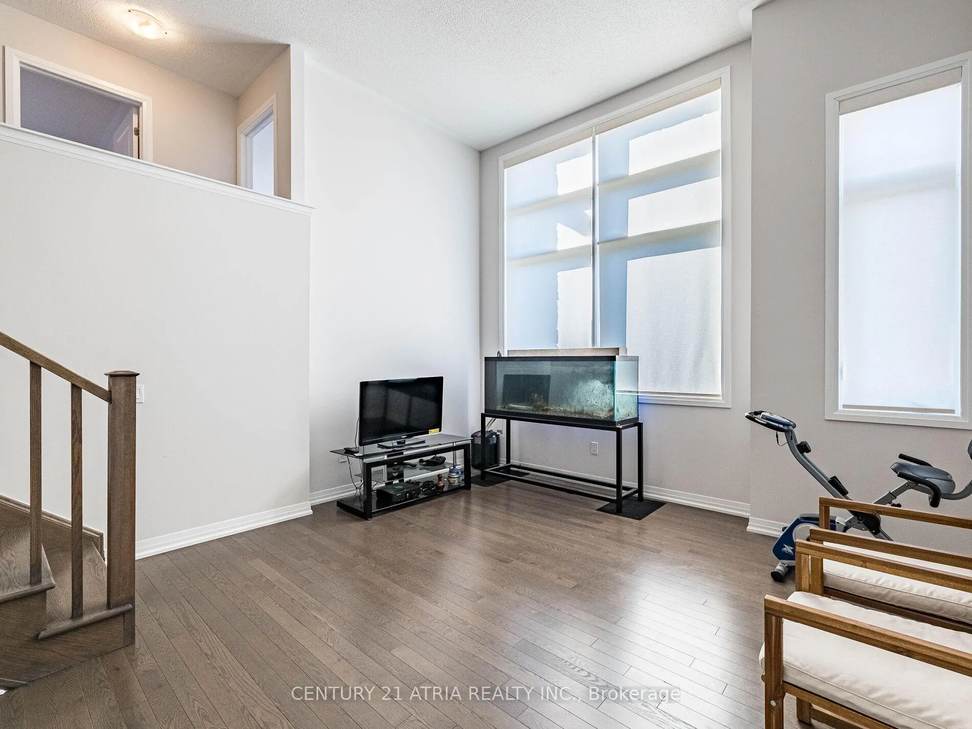 Photo 18 of 60 Yale Drive, Hamilton, Mount Hope — HOMEH