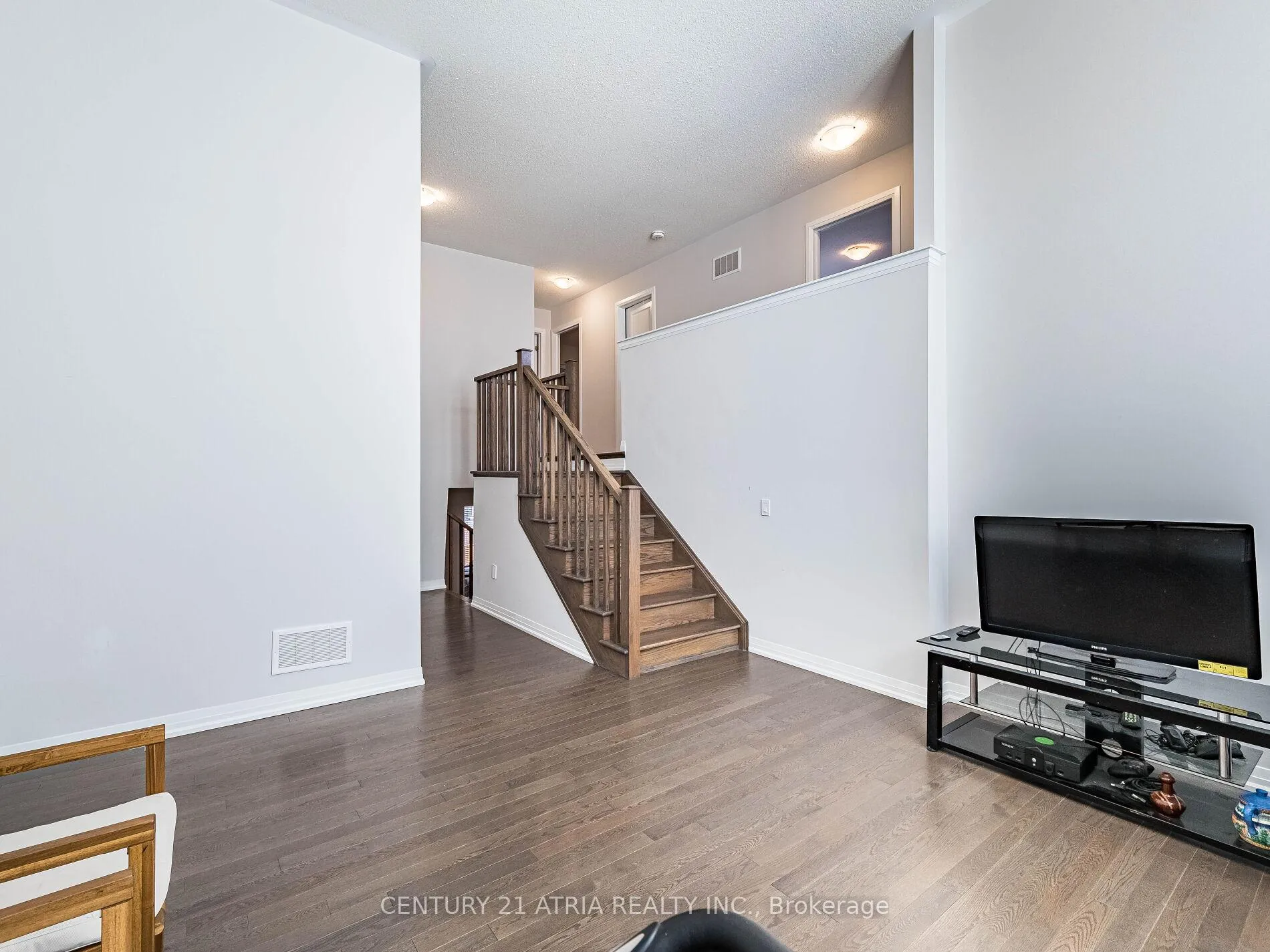Photo 19 of 60 Yale Drive, Hamilton, Mount Hope — HOMEH