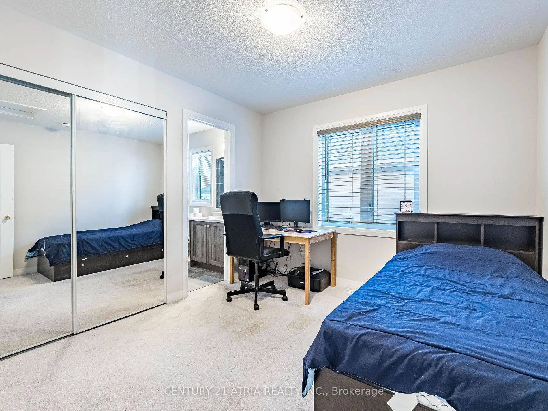 Photo 26 of 60 Yale Drive, Hamilton, Mount Hope — HOMEH