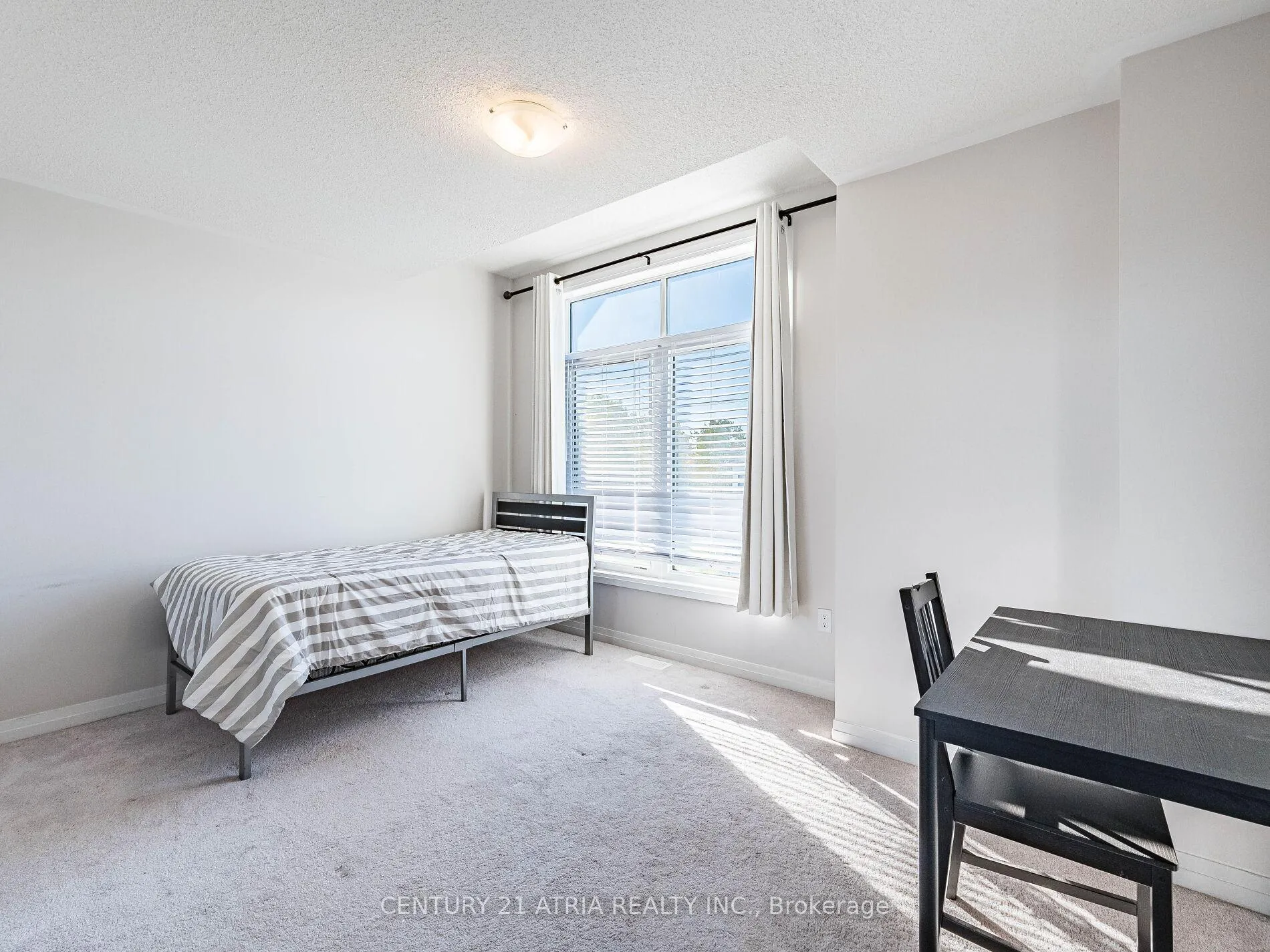 Photo 28 of 60 Yale Drive, Hamilton, Mount Hope — HOMEH