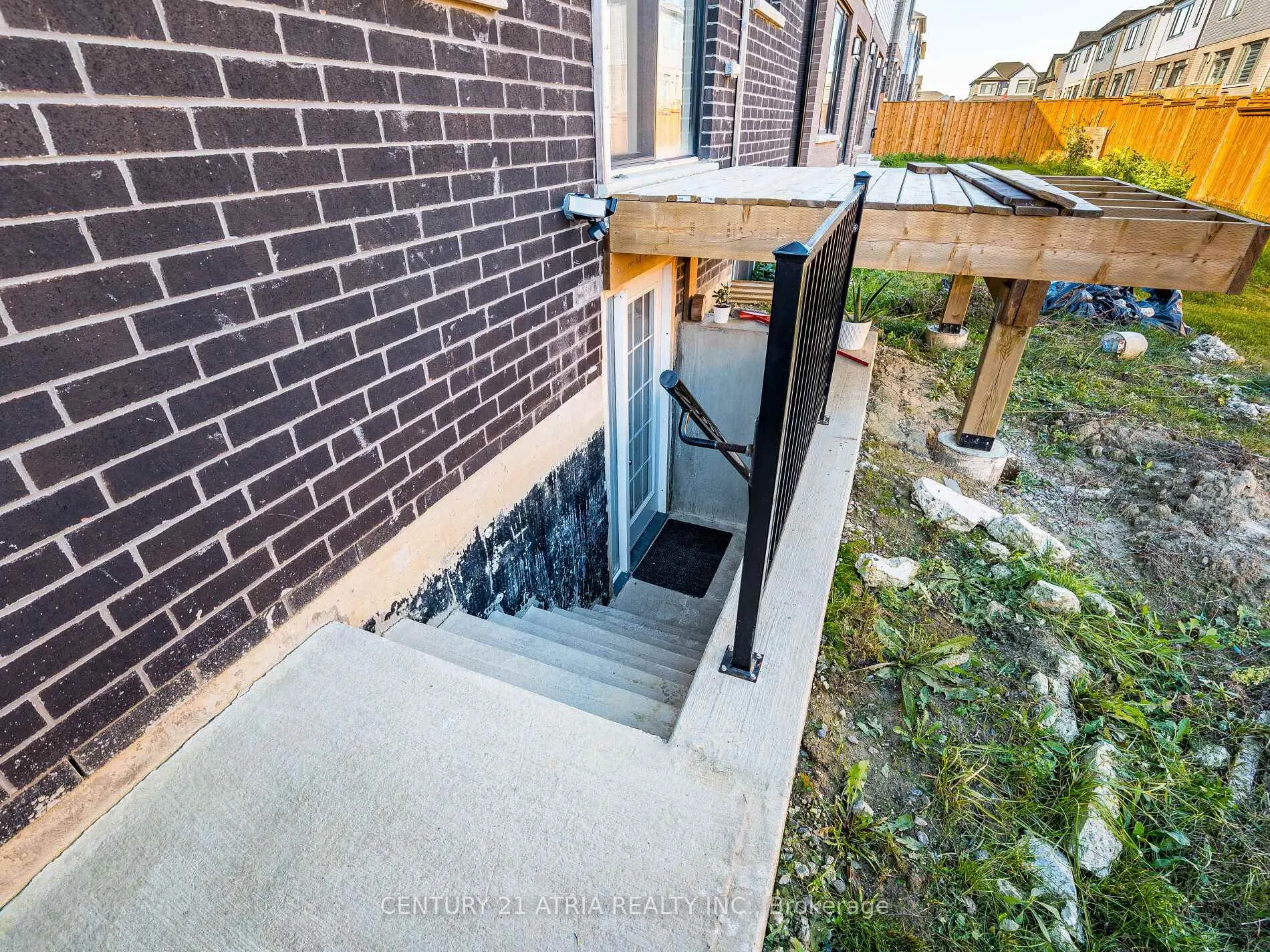 Photo 32 of 60 Yale Drive, Hamilton, Mount Hope — HOMEH