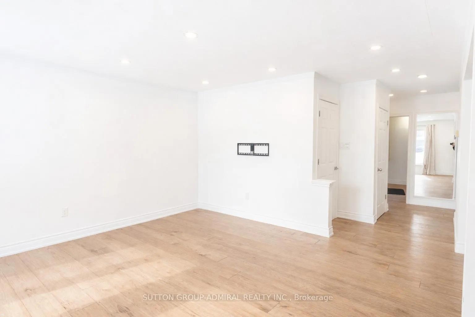 Photo 10 of 8 Iber Court, Aurora, Aurora Village — HOMEH