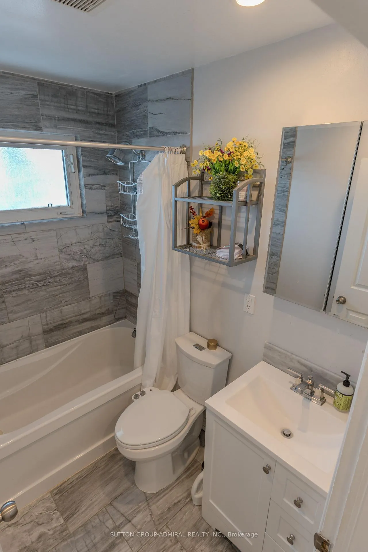 Photo 16 of 8 Iber Court, Aurora, Aurora Village — HOMEH