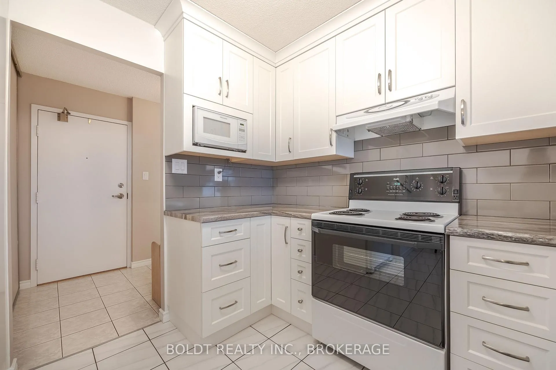 Photo 7 of Unit 604, 7 Gale Crescent, St. Catharines, E. Chester — HOMEH