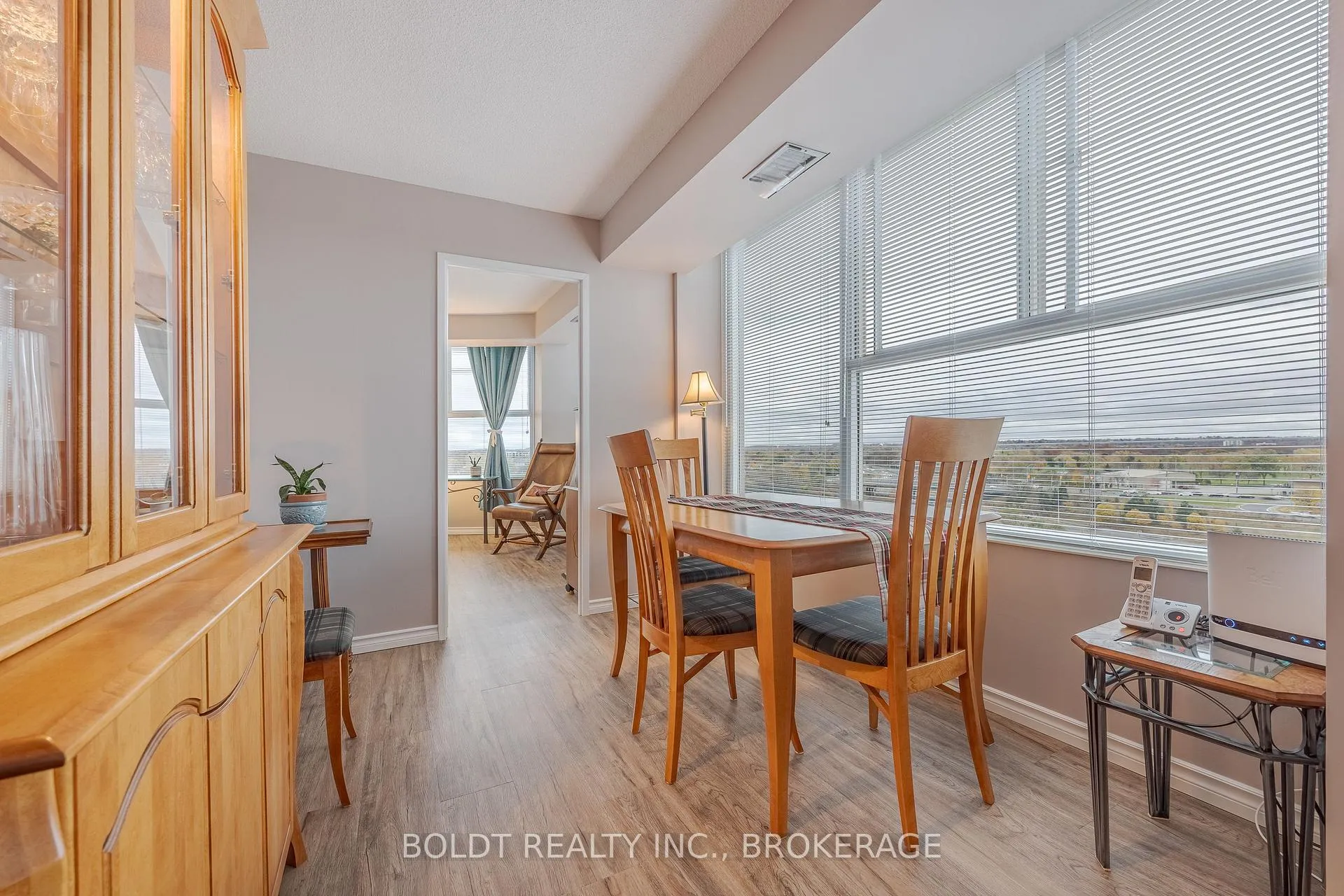 Photo 12 of Unit 604, 7 Gale Crescent, St. Catharines, E. Chester — HOMEH