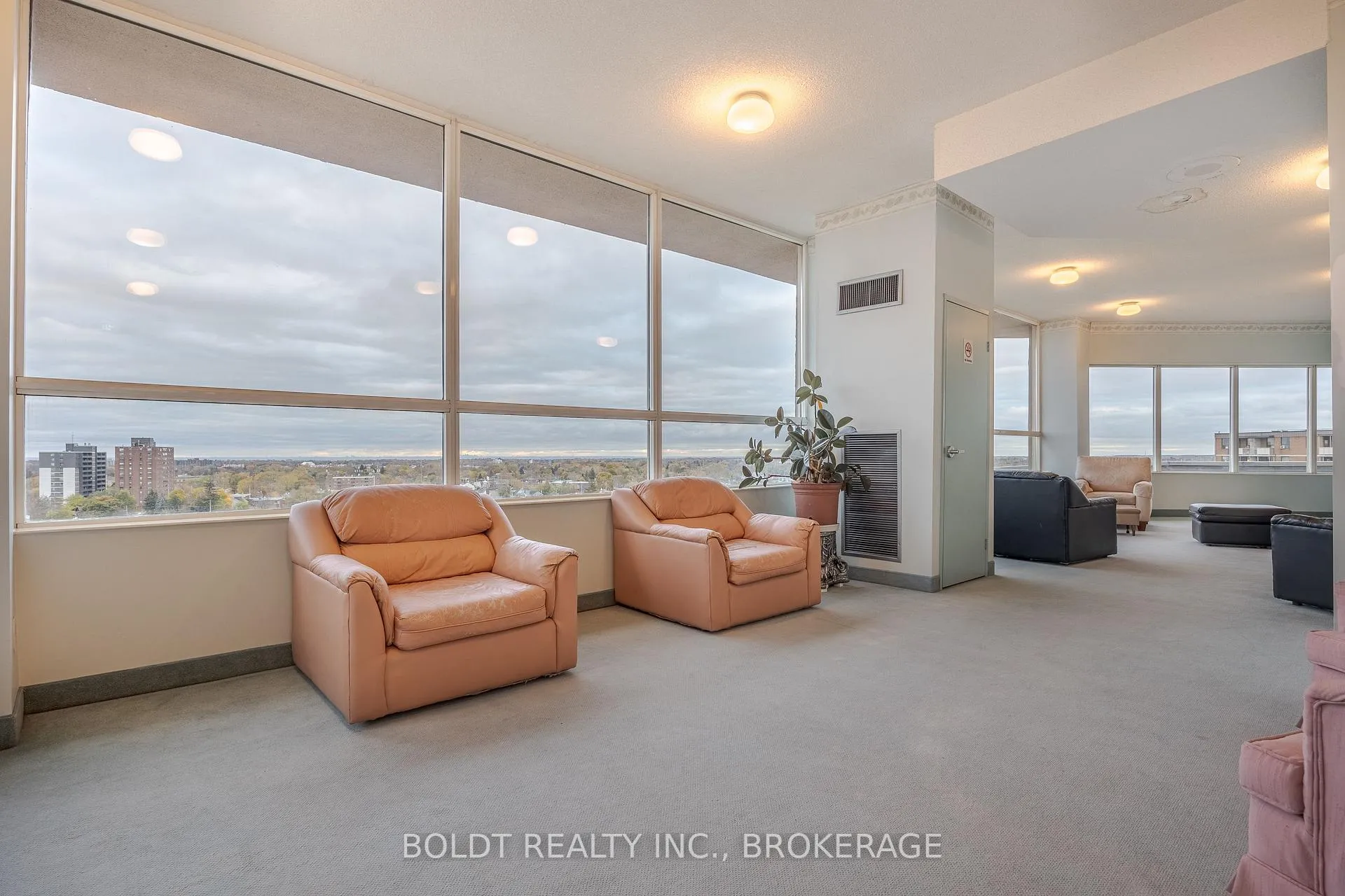 Photo 24 of Unit 604, 7 Gale Crescent, St. Catharines, E. Chester — HOMEH