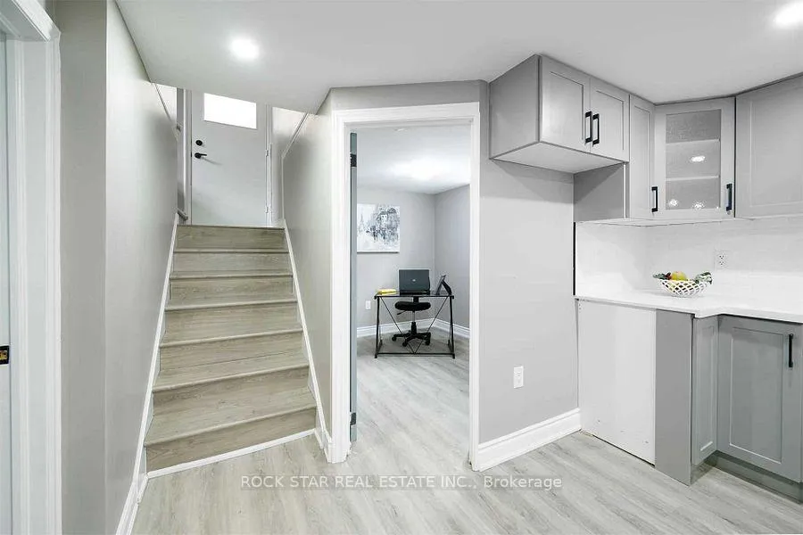 Photo 17 of Unit Lower, 919 Brucedale Avenue E, Hamilton, Sunninghill — HOMEH