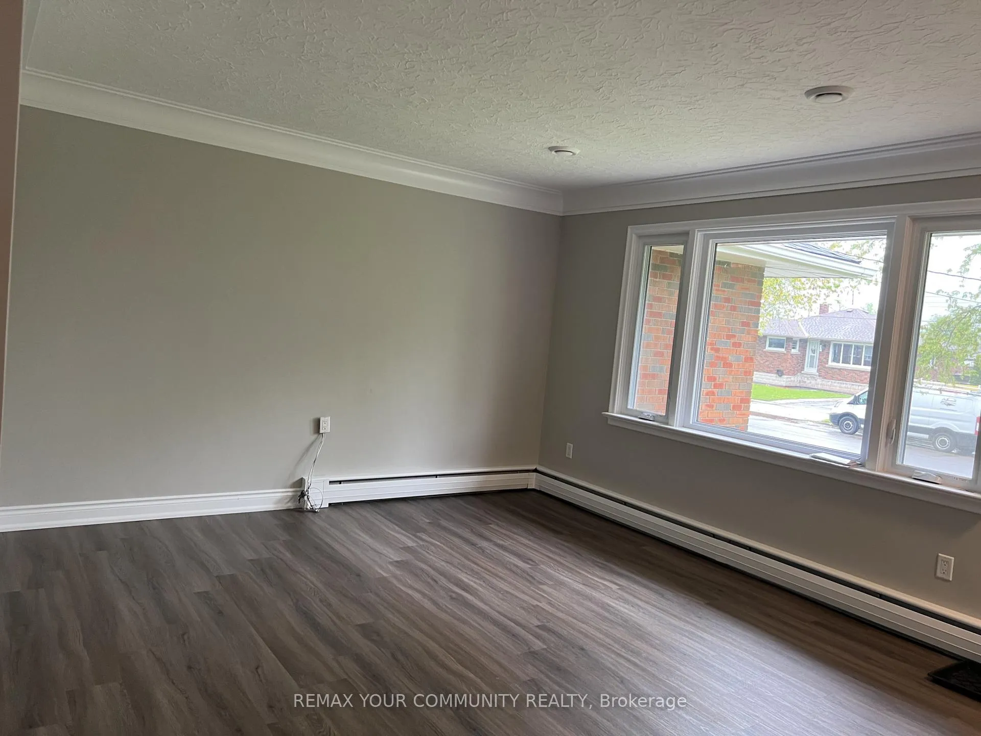 Photo 4 of 59 Cameron Avenue, Welland, Lincoln/Crowland — HOMEH