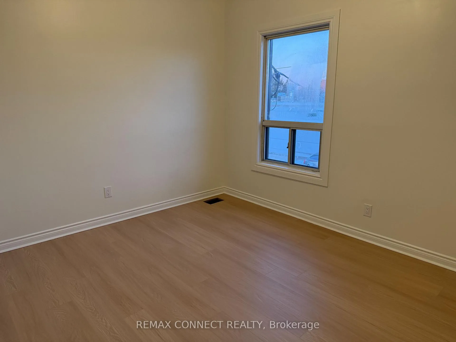 Photo 5 of Unit Unit 4, 267 Catharine Street N, Hamilton, Beasley — HOMEH