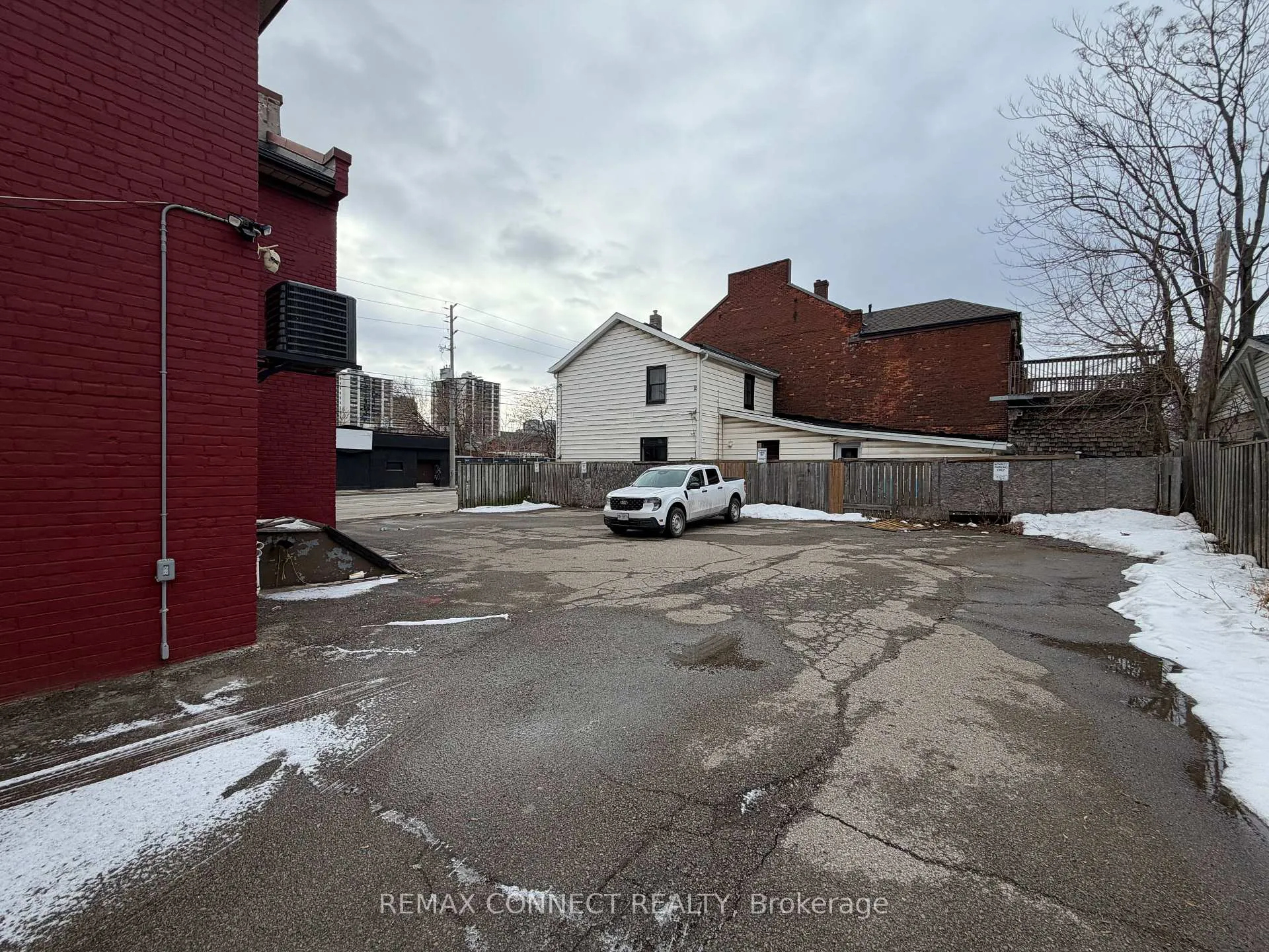 Photo 8 of Unit Unit 4, 267 Catharine Street N, Hamilton, Beasley — HOMEH