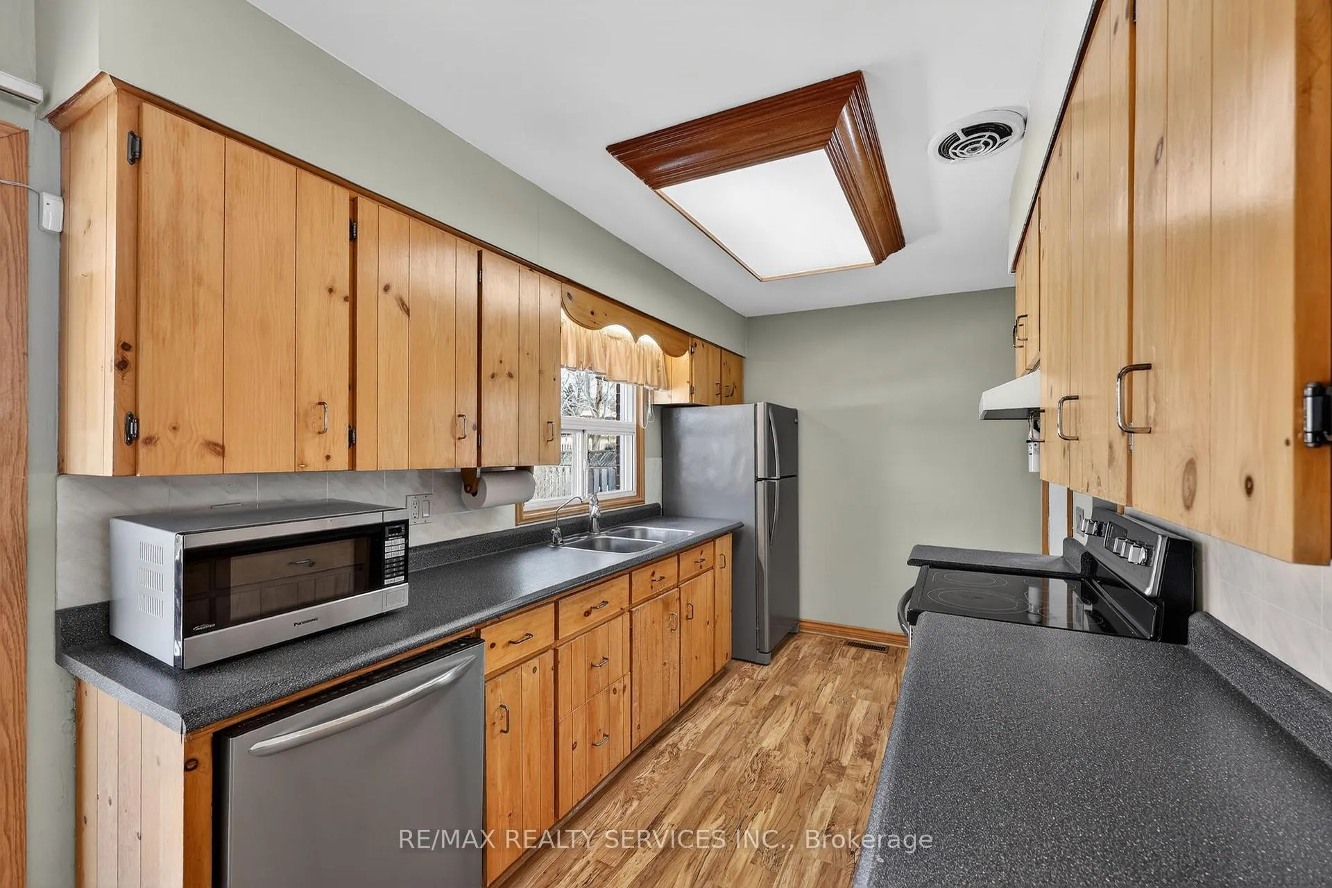 Photo 14 of 64 River Drive, Halton Hills, Georgetown — HOMEH
