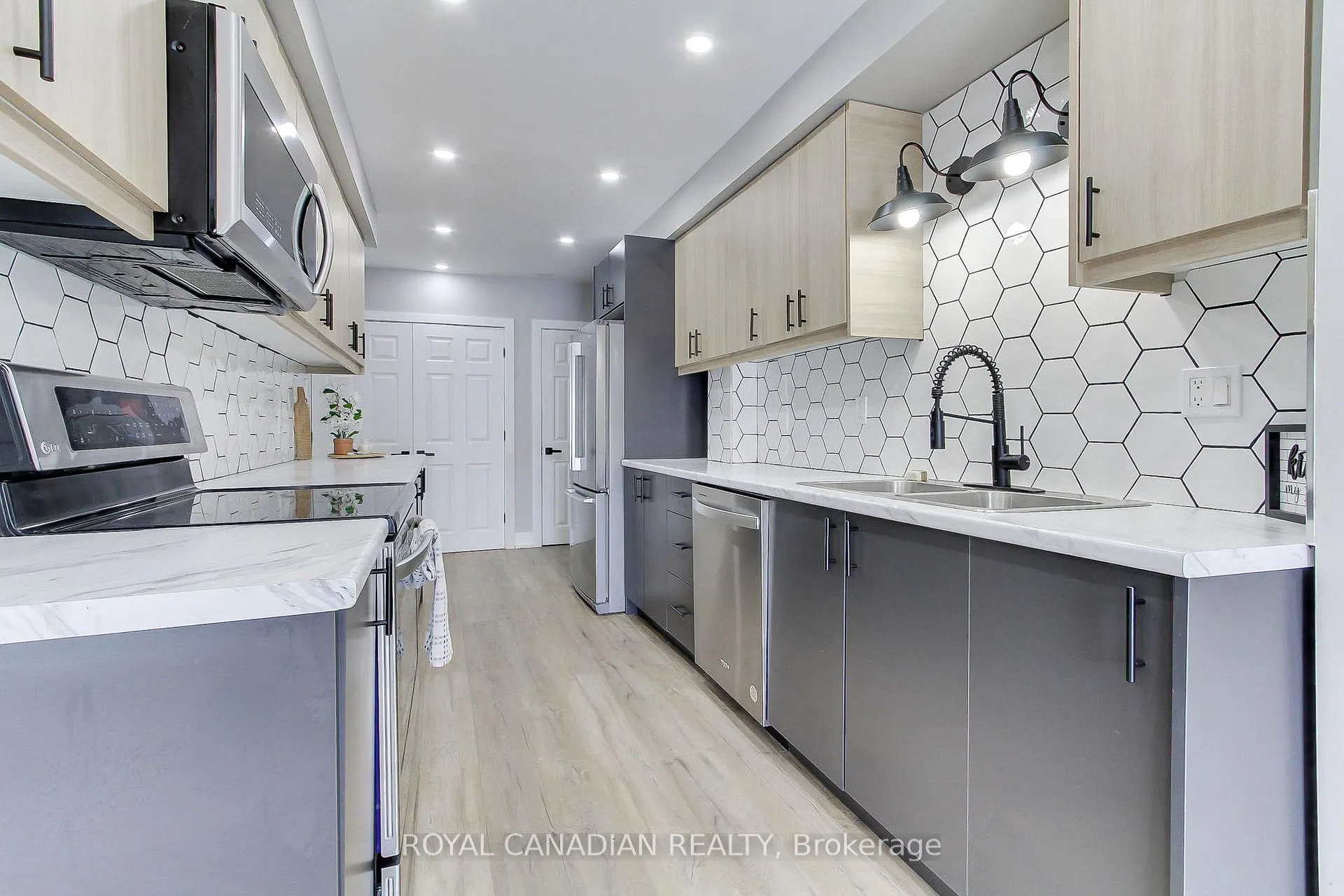 Photo 11 of Unit 50, 165 Kozlov Street, Barrie, Sunnidale — HOMEH