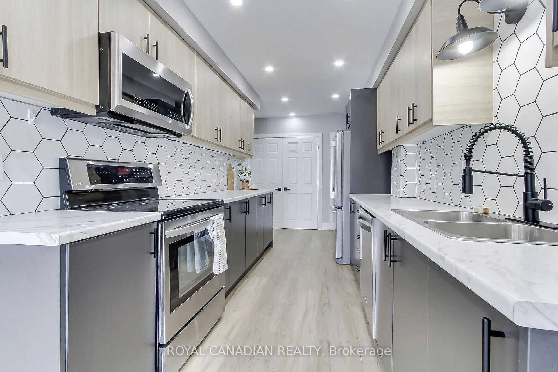 Photo 12 of Unit 50, 165 Kozlov Street, Barrie, Sunnidale — HOMEH