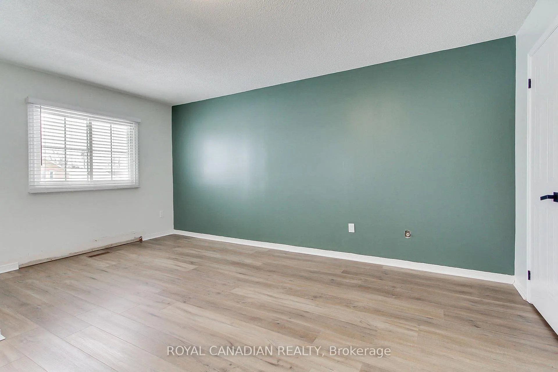 Photo 32 of Unit 50, 165 Kozlov Street, Barrie, Sunnidale — HOMEH