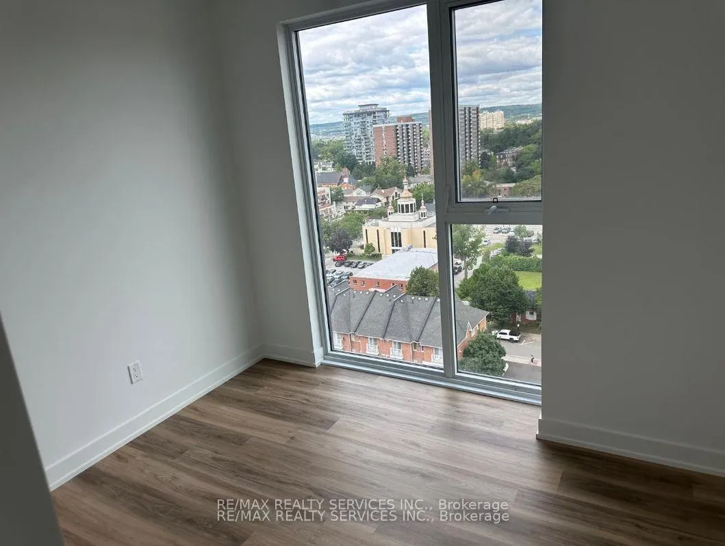 Photo 6 of Unit 1302, 370 Martha Street, Burlington, Brant — HOMEH