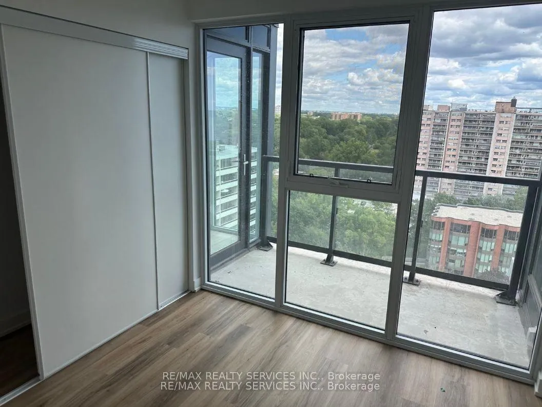 Photo 7 of Unit 1302, 370 Martha Street, Burlington, Brant — HOMEH