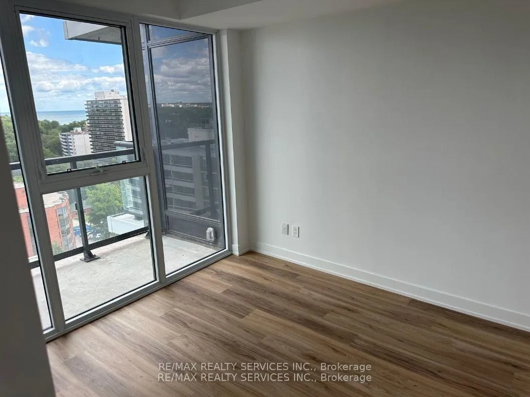 Photo 8 of Unit 1302, 370 Martha Street, Burlington, Brant — HOMEH