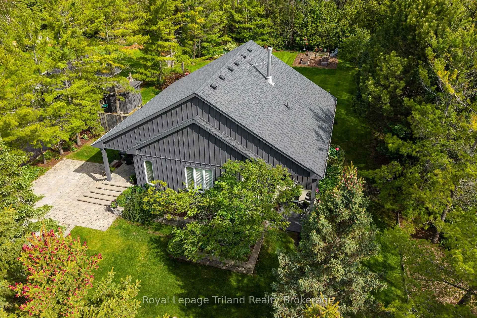 Photo 45 of 19 Trails End, Collingwood — HOMEH