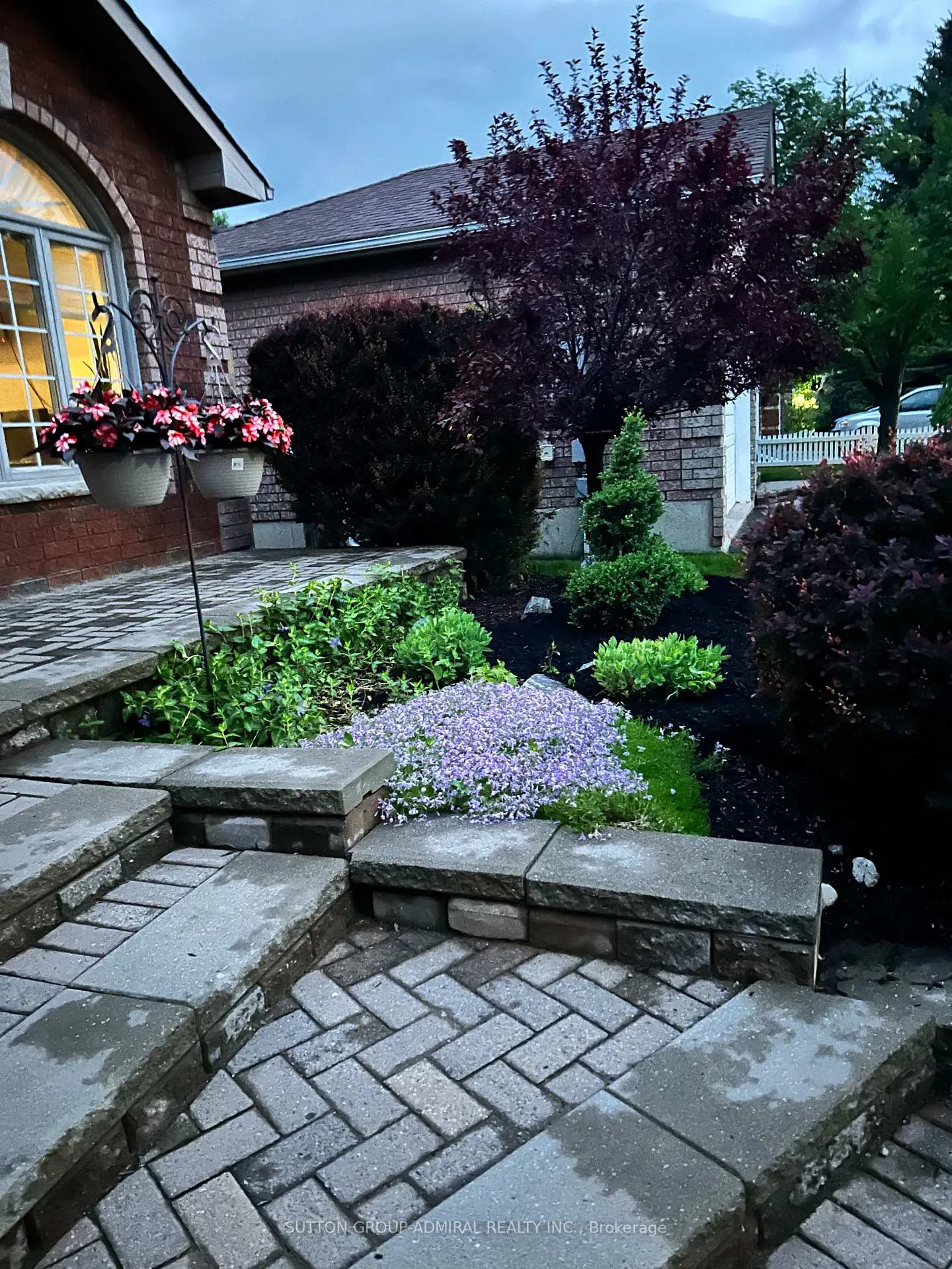 Photo 2 of 4 Irish Lane, Barrie, Grove East — HOMEH